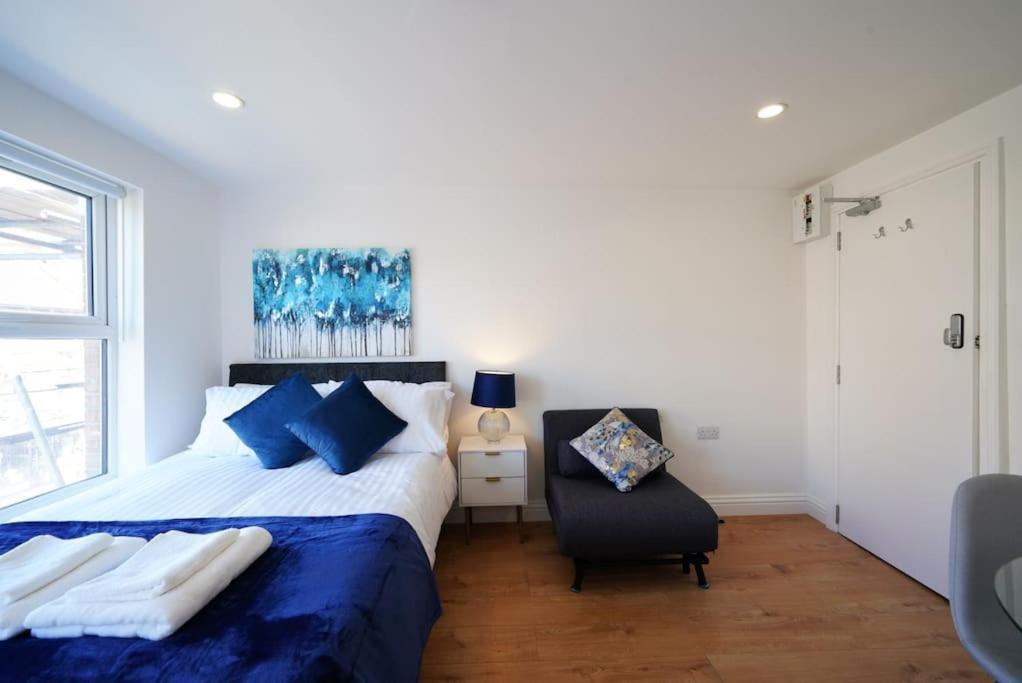 New Private Studio Apartment London 5 Buitenkant foto